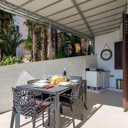 Rhea Apartment Opatija