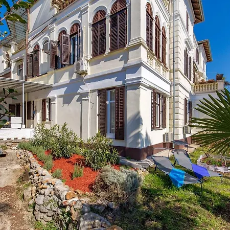 Daire Rhea Opatija