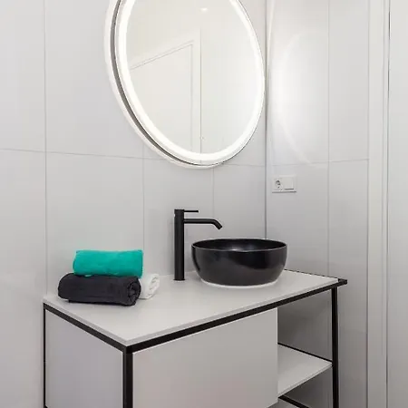Rhea Apartment *
